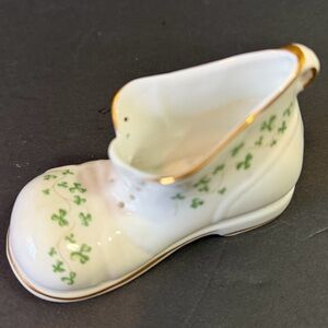 Royal Tara Fine Bone China Shamrock Baby Shoe Figurine Galway Ireland Ornament